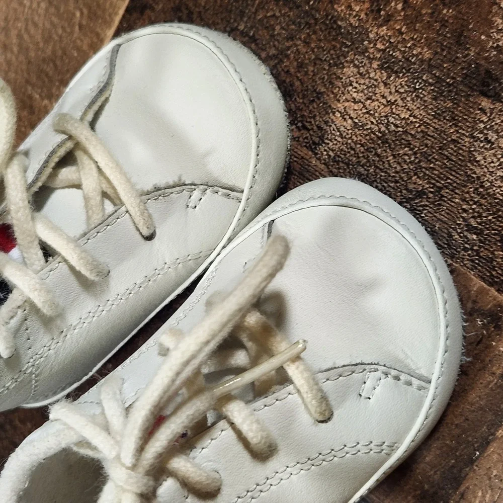 Tommy Hilfiger Baby Shoes Sneakers 2 Months White Leather Laces Infant Newborn